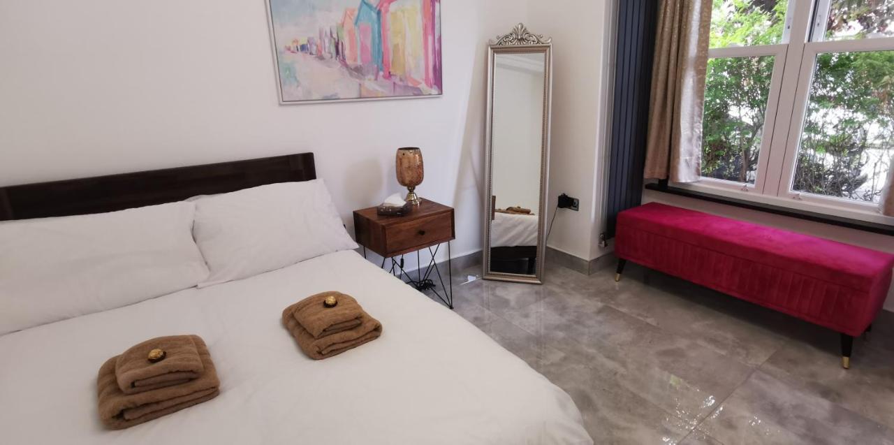 Luxury London Garden Home Sleep 7, 2 Mins To Metro Luaran gambar